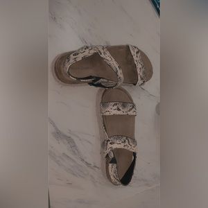 Size 10 Pierre Dumas Sandles. only worn twice. Great condition.